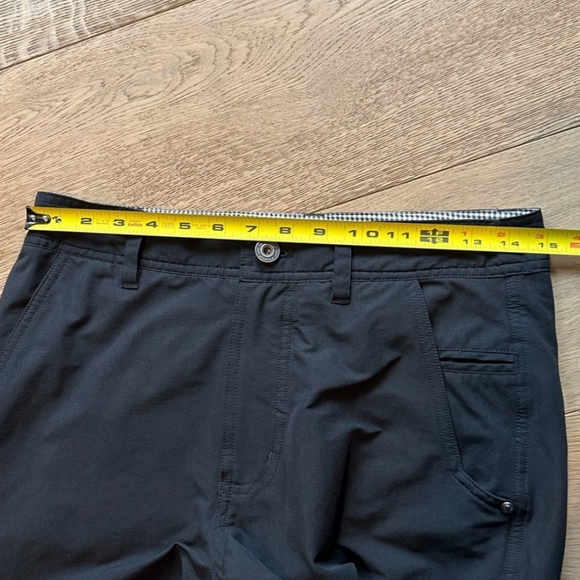 Lululemon men's golf shorts size 30. Fits a little small - Picture 2 of 6